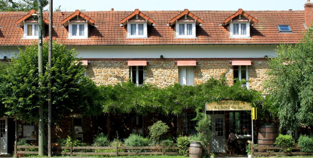 Au Bord Du Lac Hotel Saint-Rémy-lès-Chevreuse Bagian luar foto