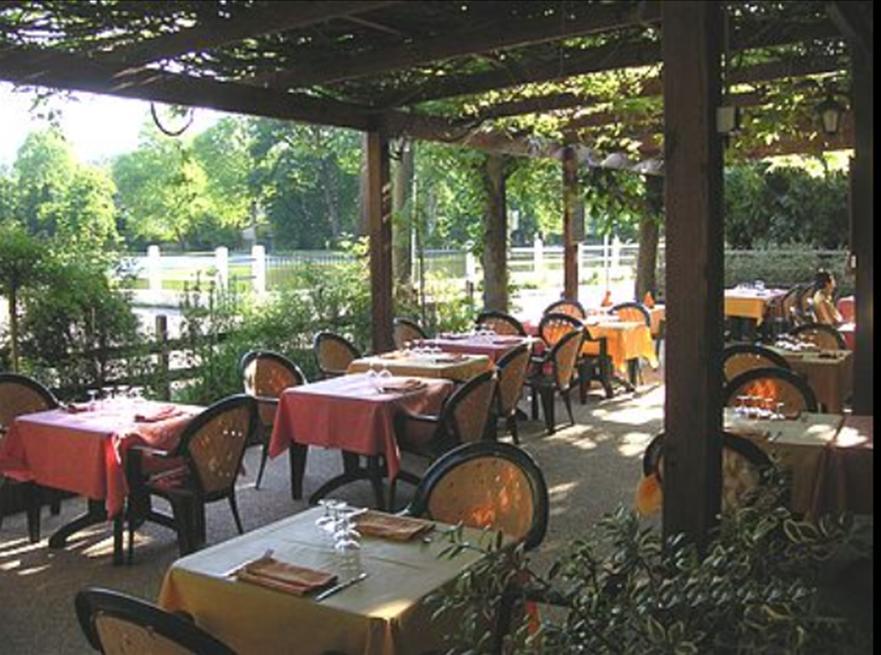 Au Bord Du Lac Hotel Saint-Rémy-lès-Chevreuse Bagian luar foto
